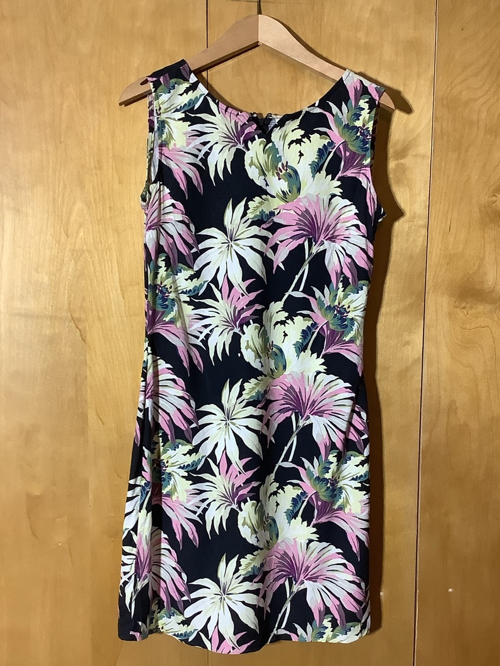 Tommy Bahama black floral silk blend sheath dress, size 6